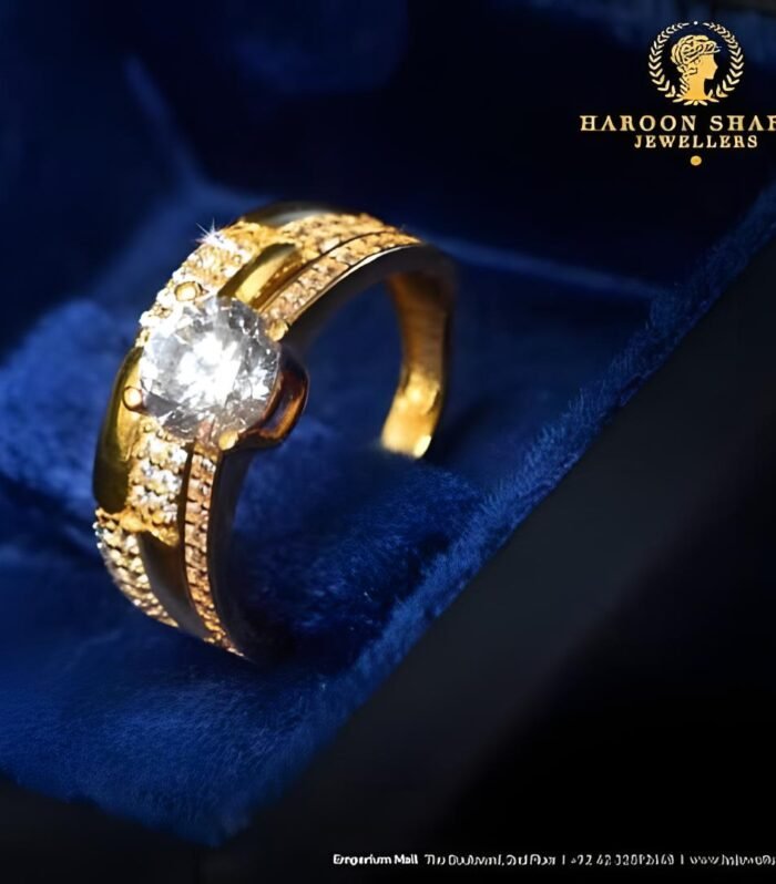 Elegant Gold Band Ring
