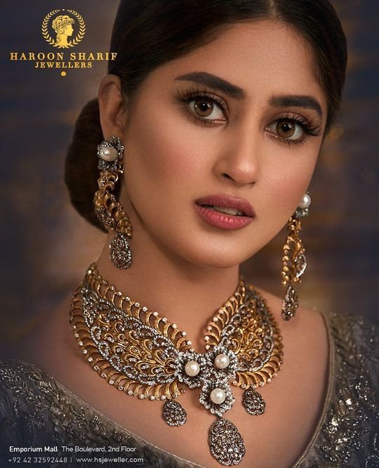 Modern Gold Bridal Set